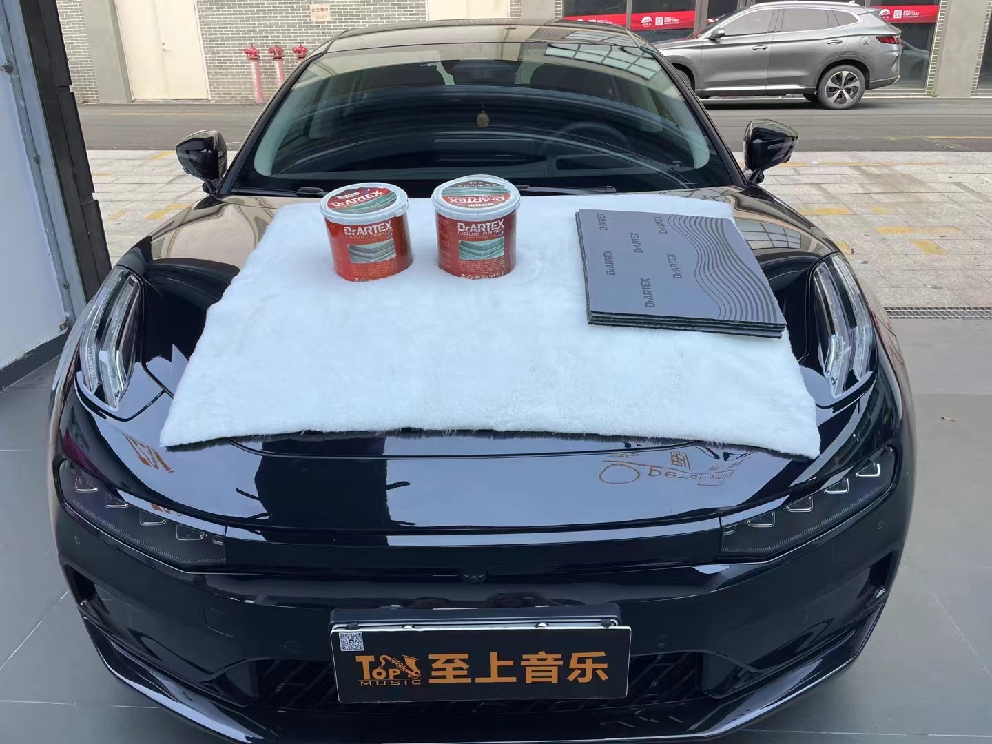 极氪001四轮隔音降噪，“静”享车内空间