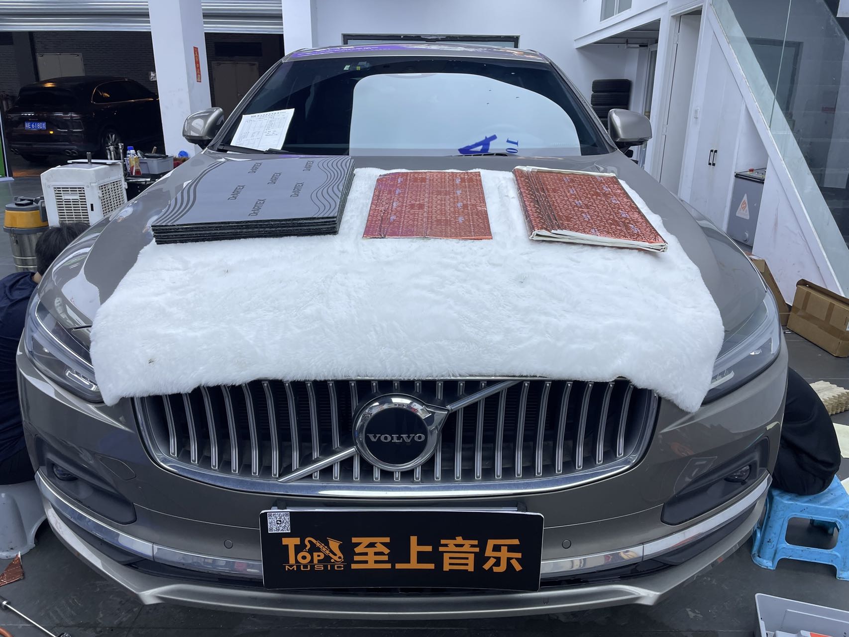 沃尔沃S90四轮隔音，为爱车降胎噪
